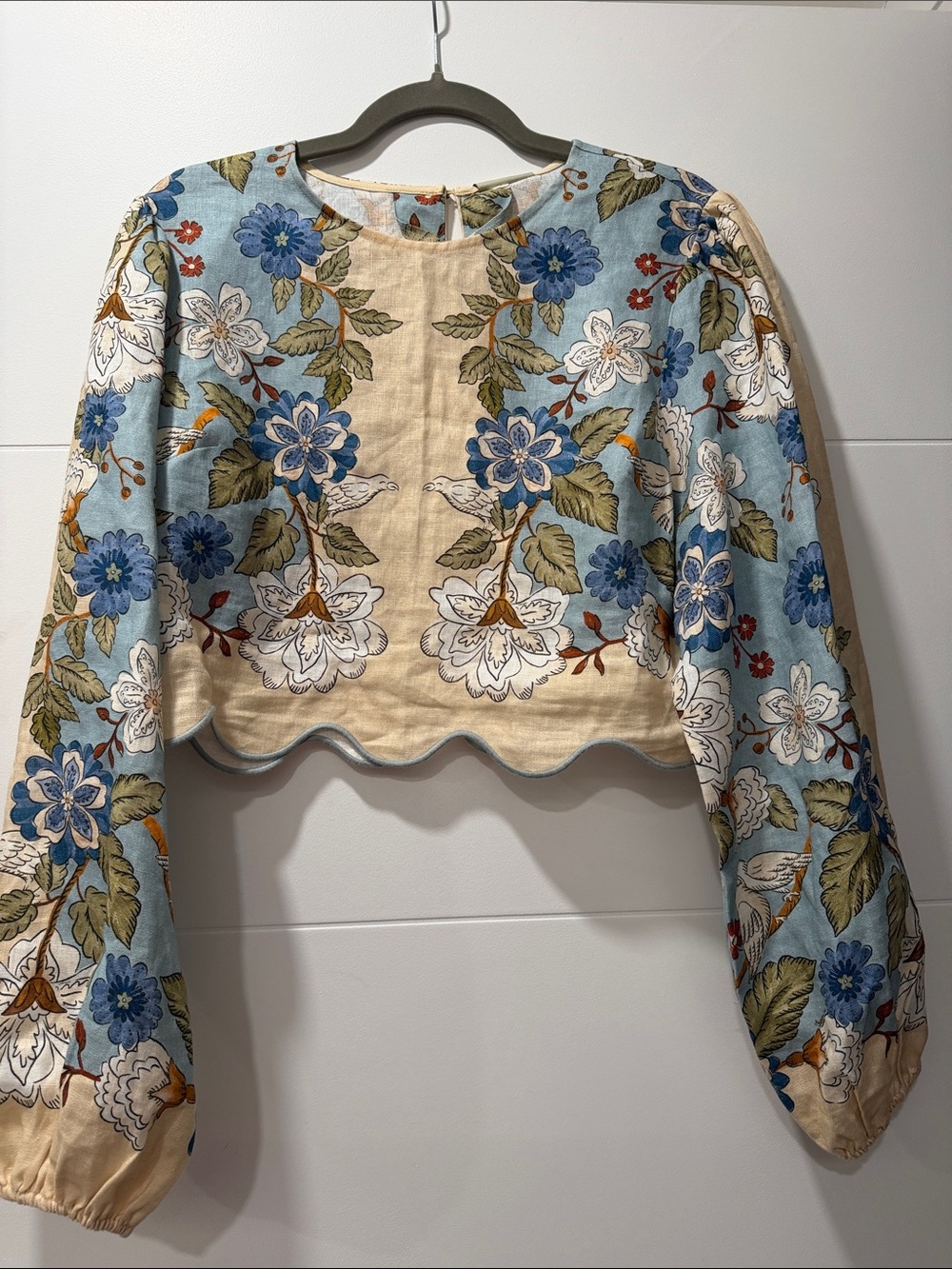 FARM Rio Blue & Cream Floral Cropped Puff-Sleeve Top - Picture 3 of 6